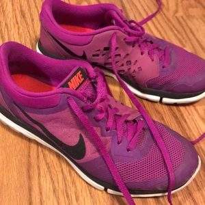 Purple Nike flex runs
